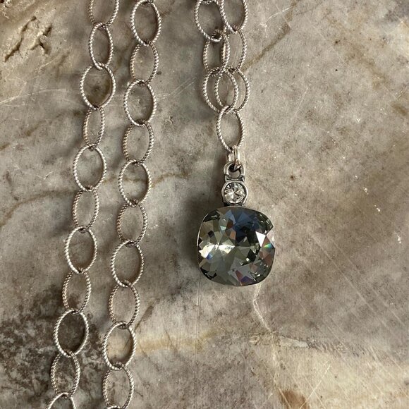 Sterling Silver 925 Cushion Cut Swarovski Crystal Twisted Link Pendant Necklace - Picture 13 of 16